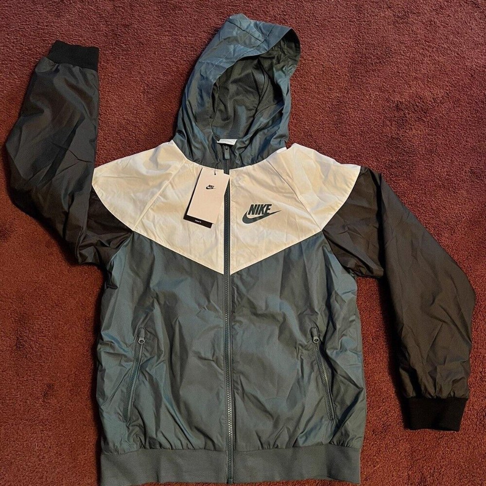 Nike Sportswear Boy's Green Windrunner Full-Zip Jacket Large